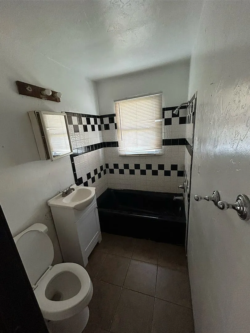 2Bed 1Bath Northside Home! — Photo 3