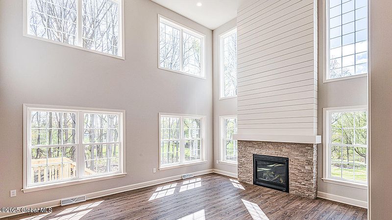 2nd image of 8 Indigo Court