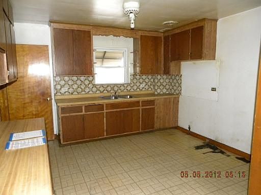 3rd image of 9651 Schiller Blvd
