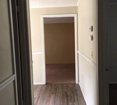 4th image of 807 Hardin St