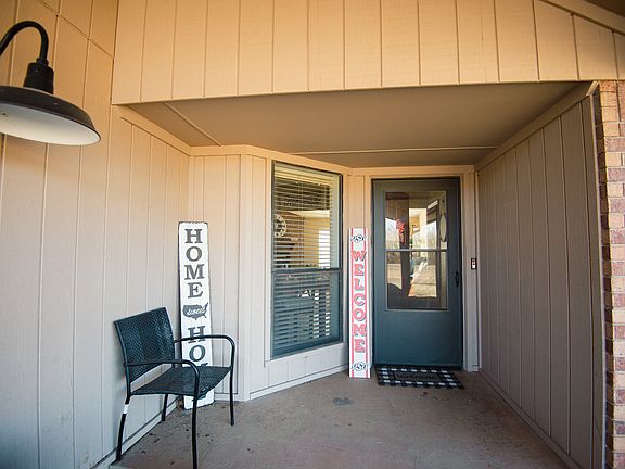 3rd image of 4901 N Rogers Dr