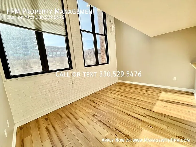 1133 W 9th Street — Photo 47