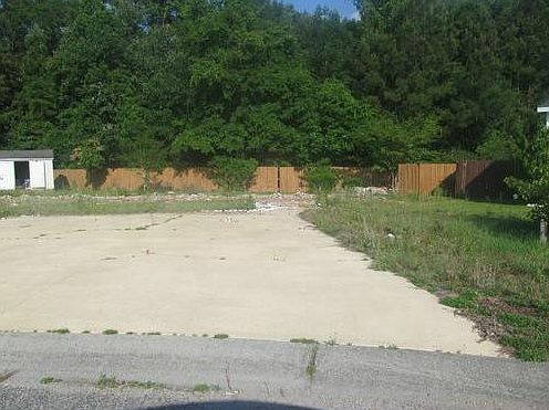 2nd image of 8148 Woodland Dr