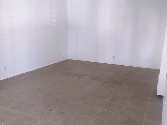 3rd image of 1118 W Fay Ln #2