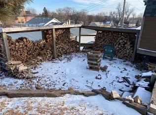104 7th St N, Hettinger, ND 58639