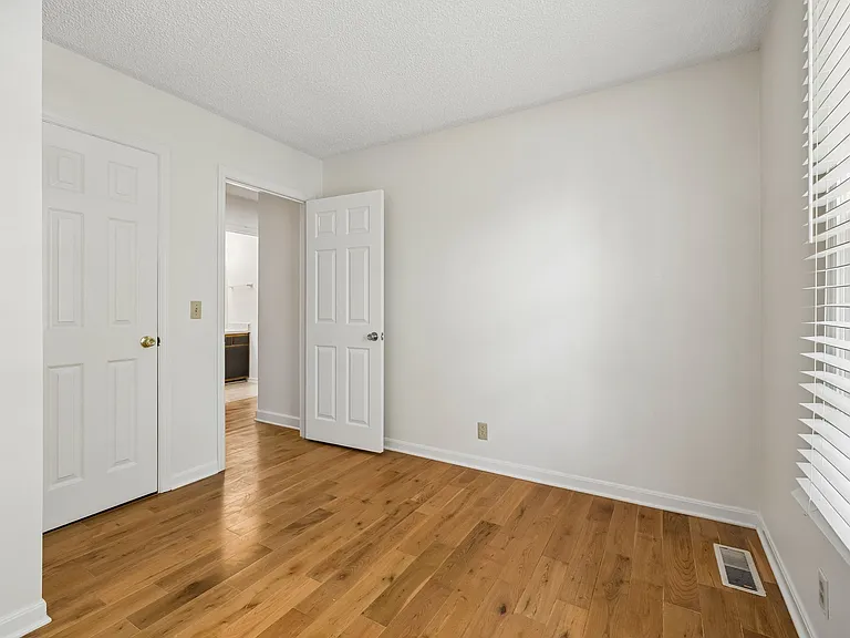 1129 W Main St #8 — Photo 12