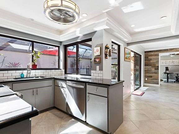 4th image of 3957 Glen Oaks Manor Dr