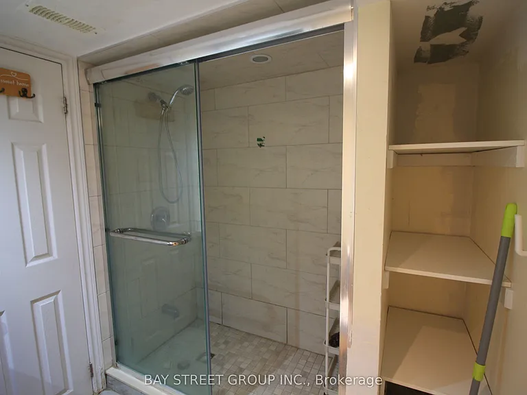12973 Warden Ave — Photo 11
