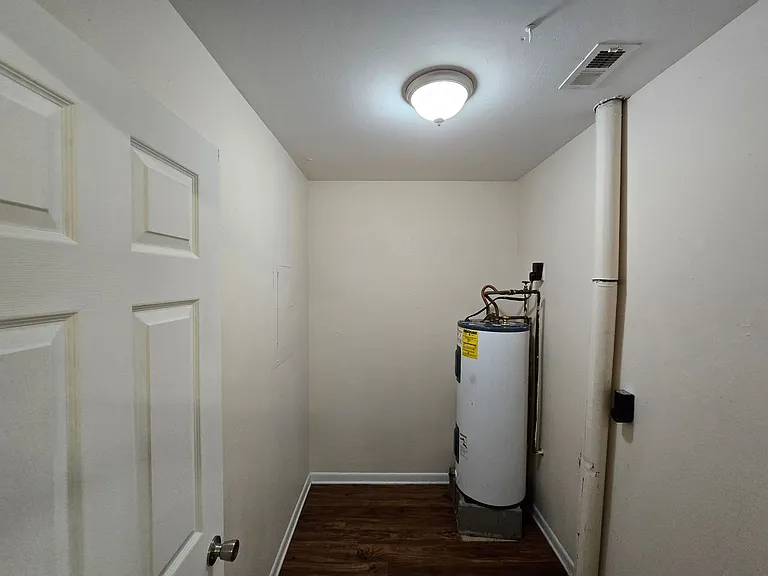 4250 N 8th Ave #1 — Photo 6