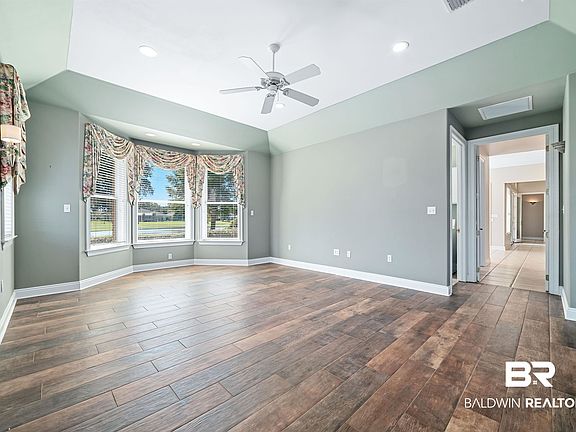 3rd image of 3658 Prestwick Cir