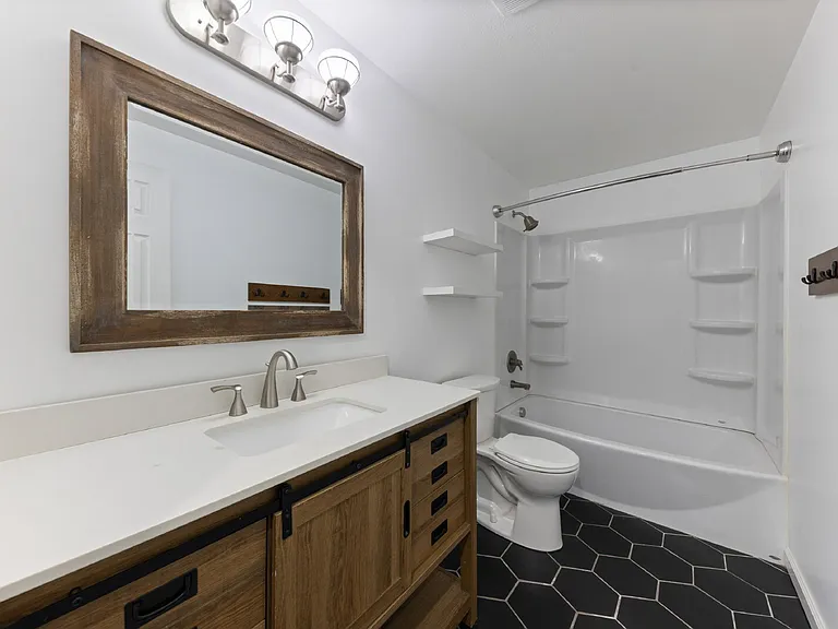 1270 N Adams St — Photo 12