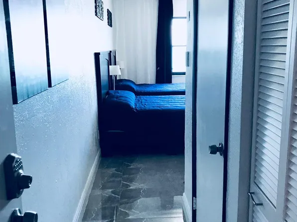 6345 Collins Ave APT 900, Miami Beach, FL 33141