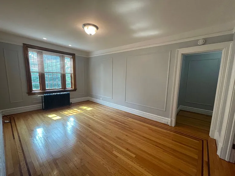 Spacious 1-Bedroom Apartment Across from Washington Park — Photo 11