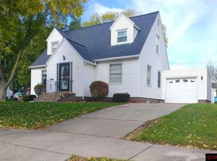 604 Water St SW, Sleepy Eye, MN 56085