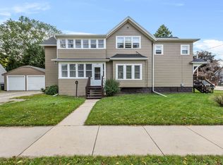 325 E Lincoln Ave, Oshkosh, WI 54901