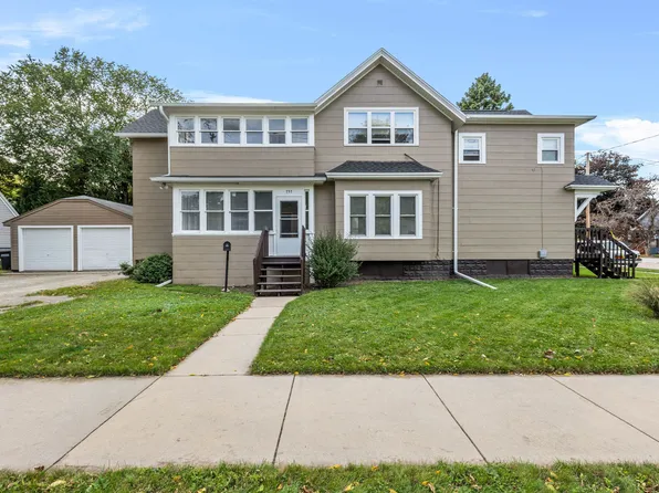 325 E Lincoln Ave, Oshkosh, WI 54901
