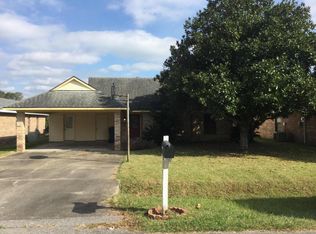 111 Pebble Beach Dr, Youngsville, LA 70592