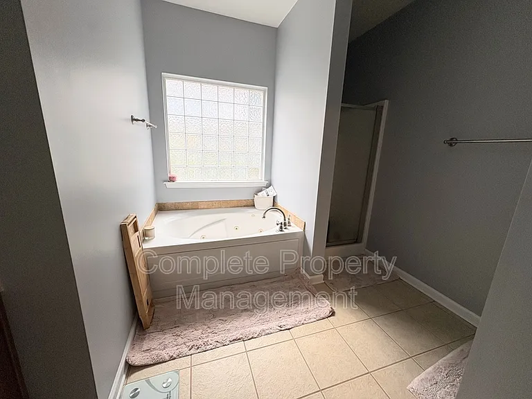 109 Oxmoor Place Cir — Photo 6