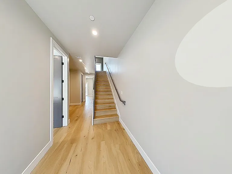 5434 Churchward St #5 — Photo 25