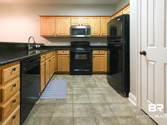 4th image of 20637 Blueberry Ln Unit 28
