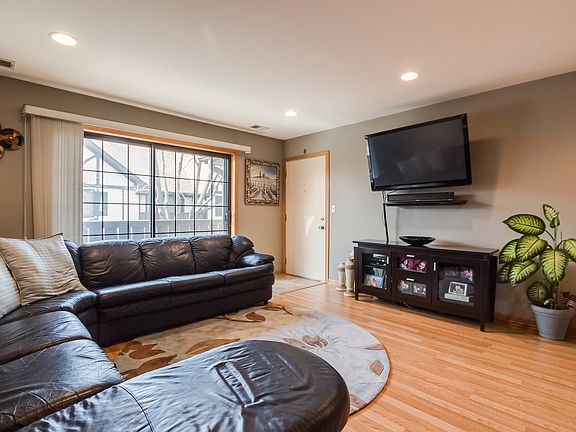 3rd image of 8146 Autobahn Dr S APT 202