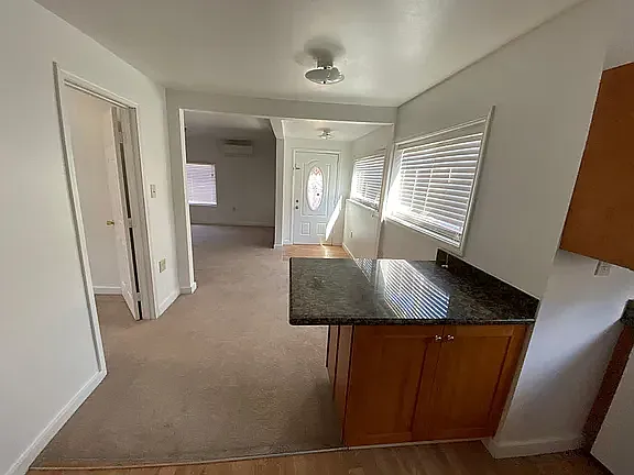 2 bed, 900 sqft, $2,495 — Photo 3