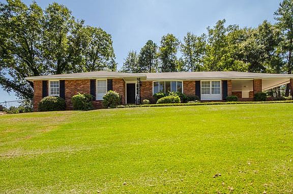 3rd image of 525 Hillwood Cir