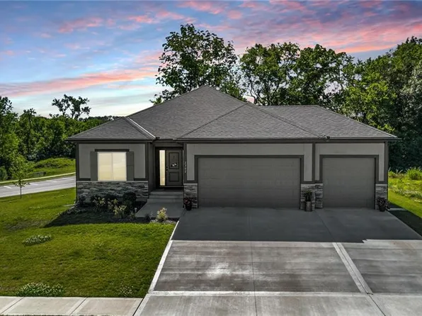 2302 NW Rymeg Ave, Grain Valley, MO 64029