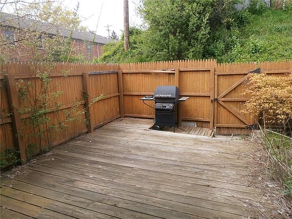5th image of 392 Newburn Dr