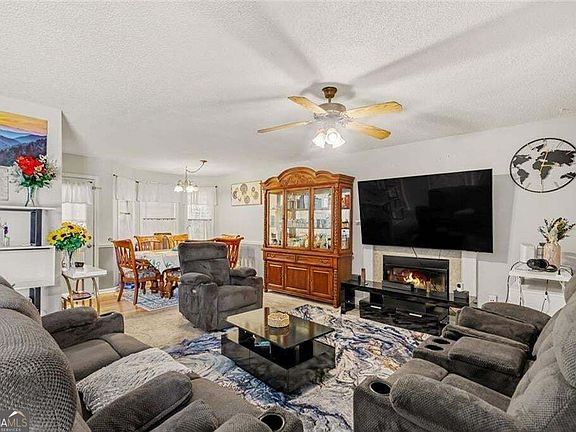 2nd image of 329 River Trace Dr