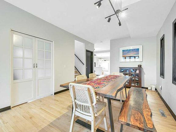 3rd image of 1940 Broadview Rd NW