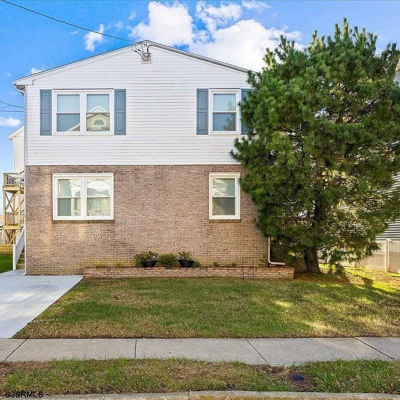 2 bed, 1.0 bath, $2,450 — Photo 1