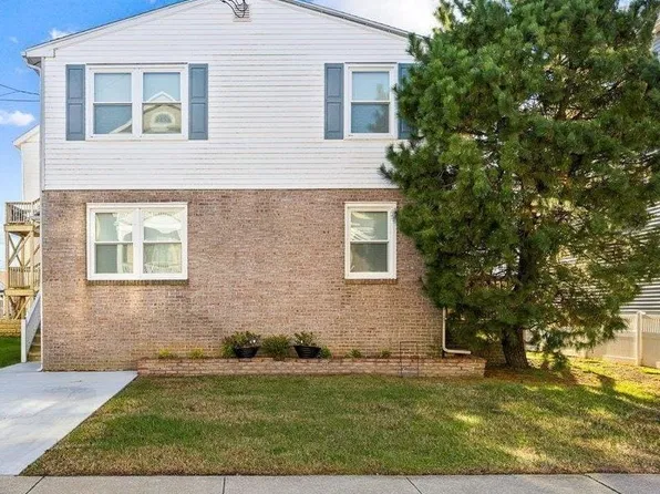 210 N Surrey Ave, Ventnor City, NJ 08406