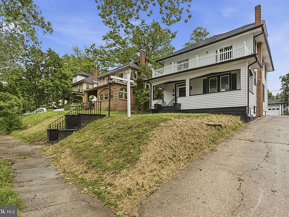 4th image of 4013 Carlisle Ave