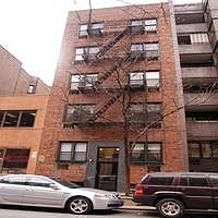 5th image of 424 E 81st St