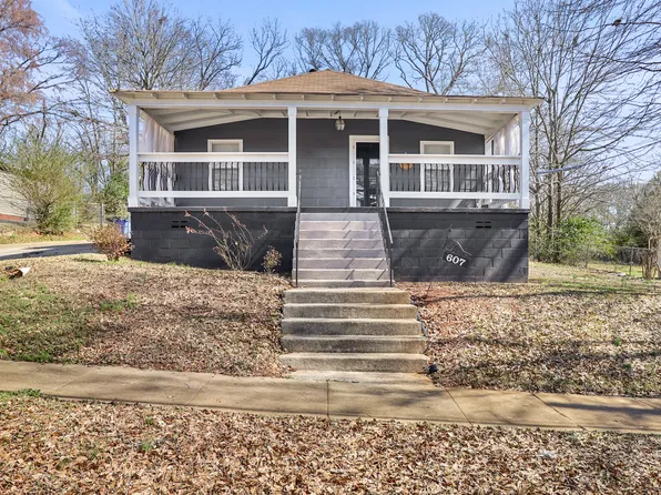 607 Murphy Ave, Lagrange, GA 30240