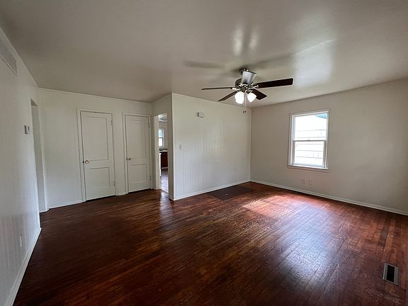 2nd image of 616 W 11th St