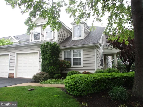 106 Oak Hill Ln, Wyomissing, PA 19610