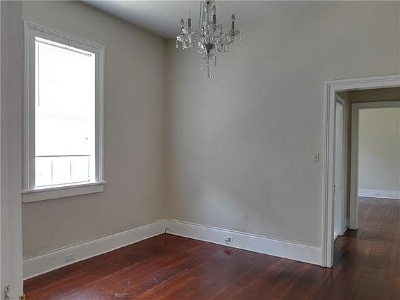 5th image of 1836 Dante St