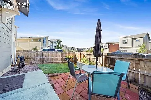 970 Grissom Dr — Photo 4
