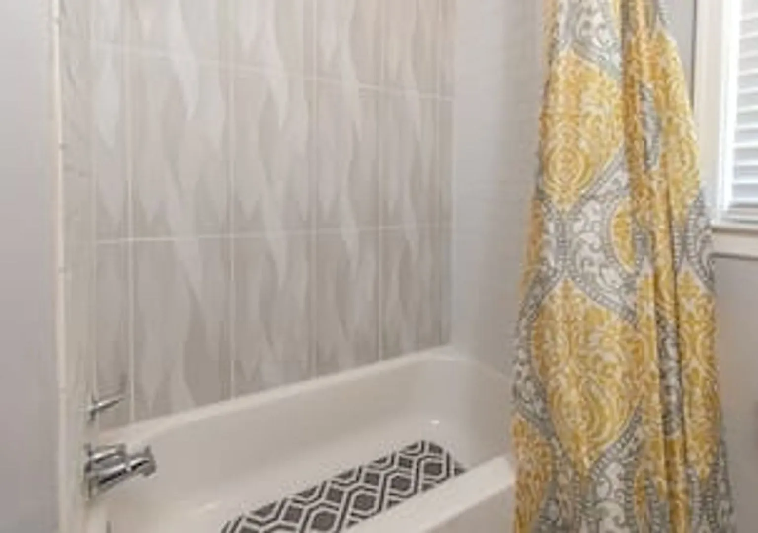 Charming Furnished 2-Bedroom Home in Memphis — Photo 3