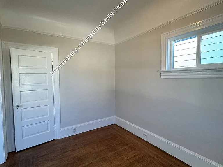 6525 Herzog St — Photo 38