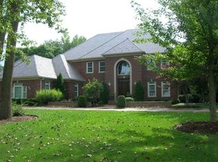 2 Hillburn Ct, North Barrington, IL