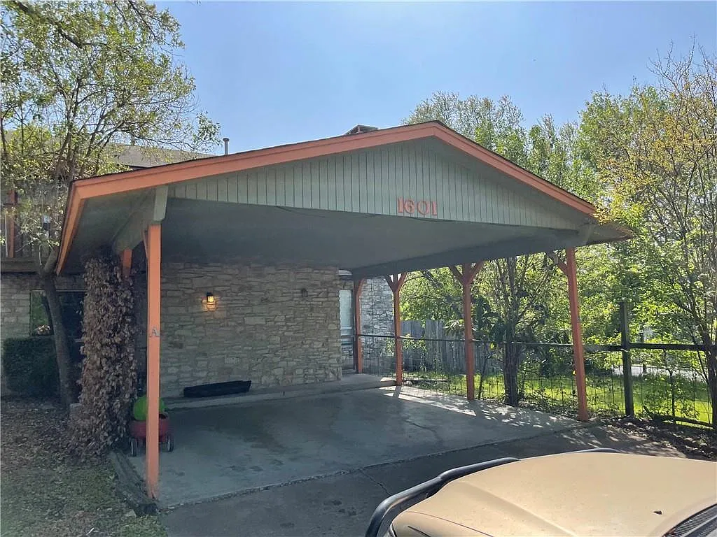 2 bed, 1.5 bath, 1103 sqft, $1,445 — Photo 1