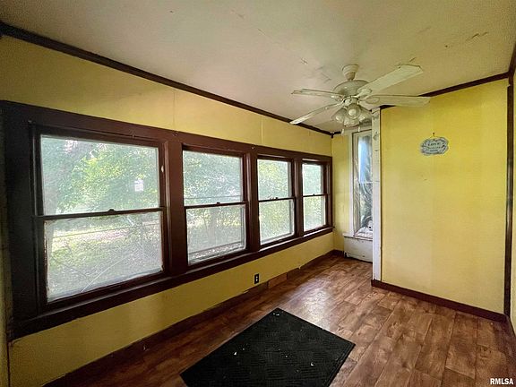 5th image of 1231 E Brooks St