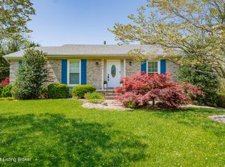 8104 Lacevine Rd, Louisville, KY 40220