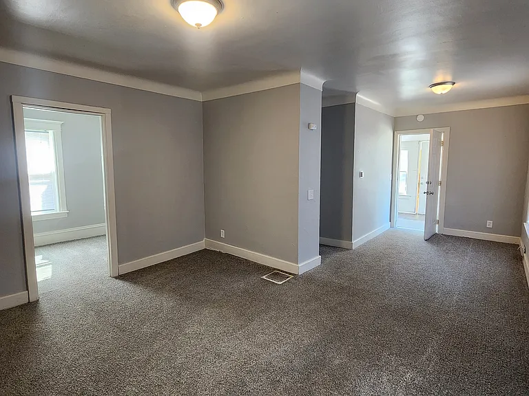 1811 State St #1 — Photo 4