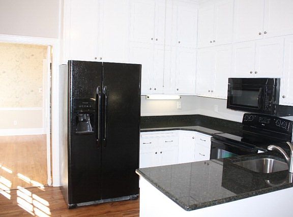 5th image of 1110 Knollwood Pl