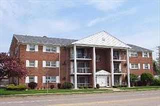 5th image of 4410 W 111th St APT 204
