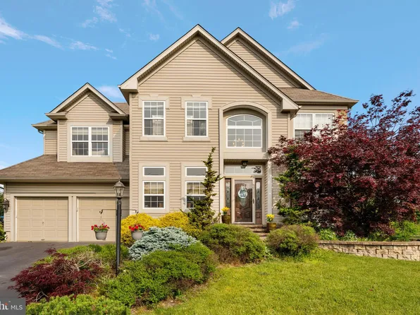 1900 Mayflower Dr, Quakertown, PA 18951